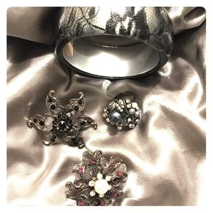 Lot 4 vintage jewelry set rings bracelet Goth Black cosplay witchcraft Hot topic